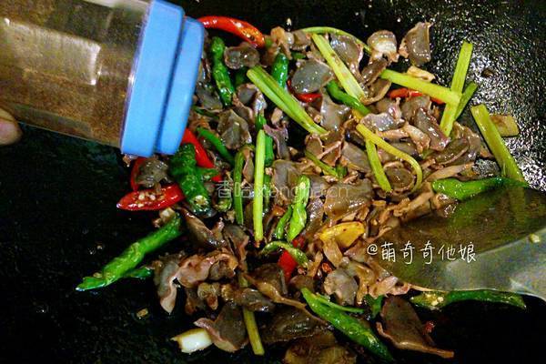 辣椒炒鸡胗的做法图解13