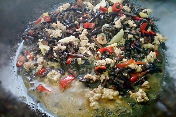 蕨菜干炒肉的做法图解11