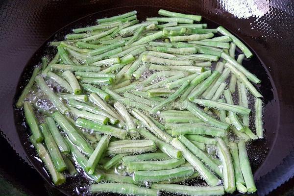 干煸豆王的做法图解3