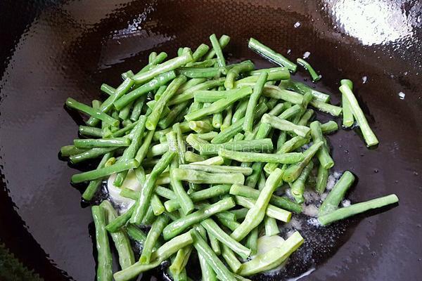 干煸豆王的做法图解5