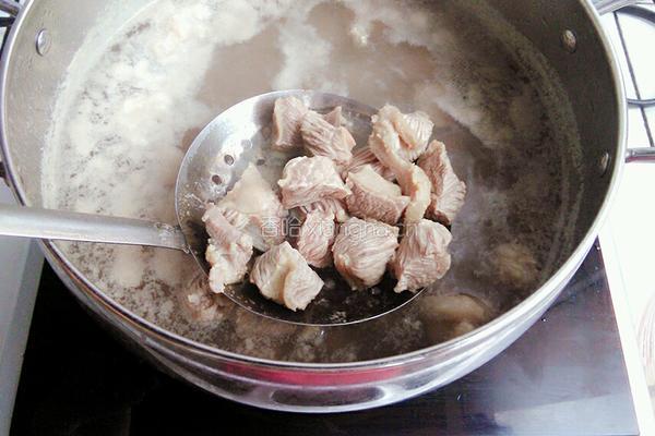牛肉炖萝卜土豆的做法图解4