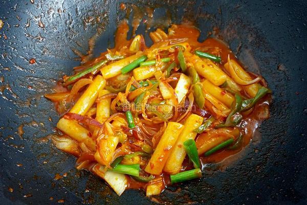 韩国辣白菜炒年糕的做法图解9