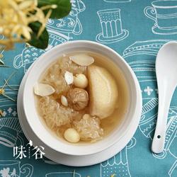银耳雪梨的做法[图]