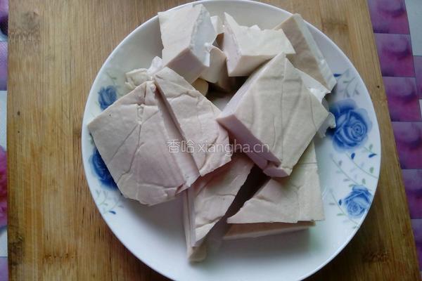 胡萝卜烧豆腐的做法图解2
