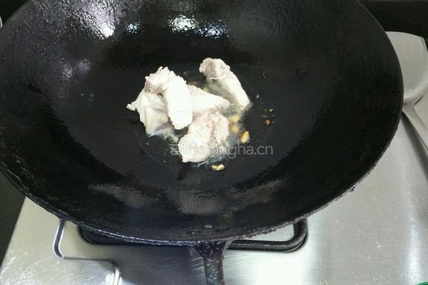 茶树菇烧排骨的做法图解5