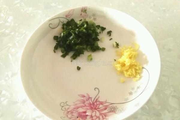 银耳炒鸡蛋的做法图解2