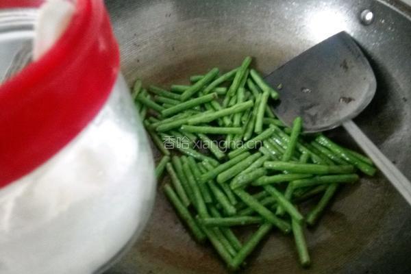 豇豆西红柿的做法图解5