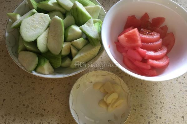 丝瓜炒西红柿的做法图解1