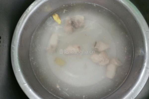 茭白排骨汤的做法图解4