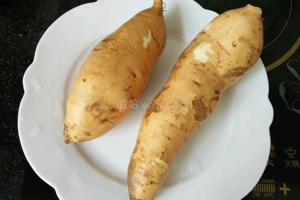 微波烤红薯的做法图解1
