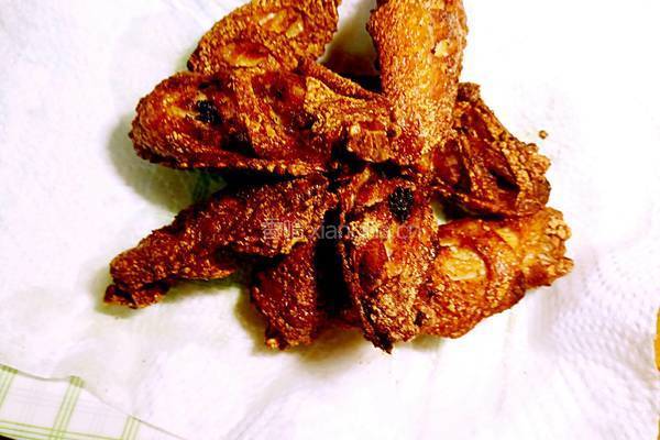 蒜香炸鸡翅的做法图解11