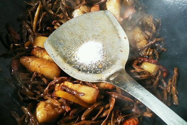 缸豆干红烧肉的做法图解7