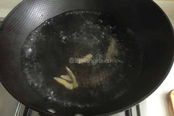 鱿鱼炒芹菜的做法图解5
