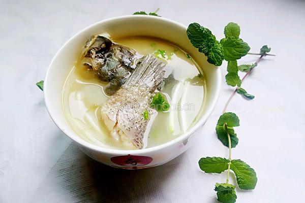 鲢鱼头尾汤的做法图解7