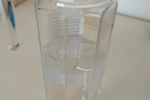 雪菊枸杞茶的做法图解2