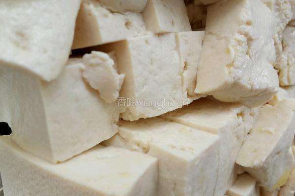 蛤蜊豆腐萝卜汤的做法图解2