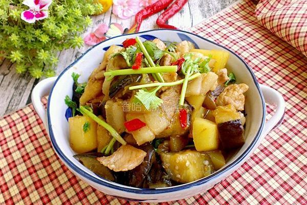 五花肉炖茄子土豆的做法图解7