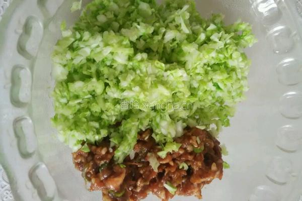 卷心菜馅饼的做法图解3