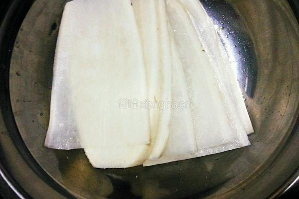 白萝卜肉卷的做法图解1