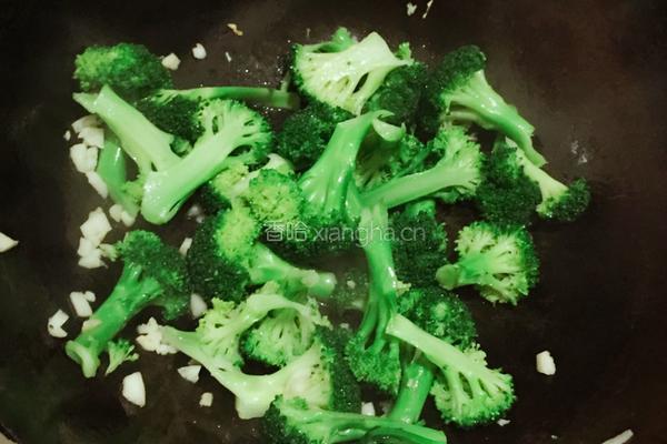 小妙招的蒜蓉西兰花的做法图解6