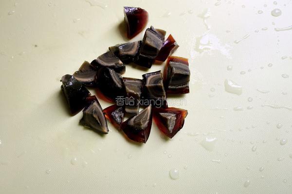苋菜炒皮蛋的做法图解4