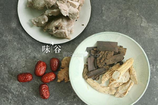 牛大力杜仲煲猪骨的做法图解1