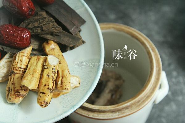 牛大力杜仲煲猪骨的做法图解4