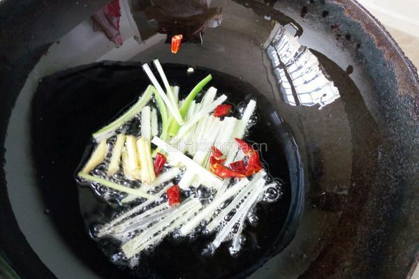 干煸大头菜的做法图解4
