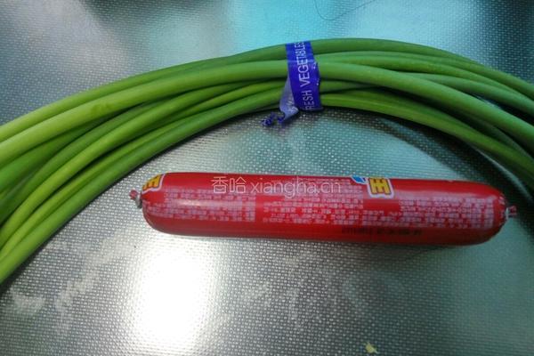 蒜苔炒火腿的做法图解1