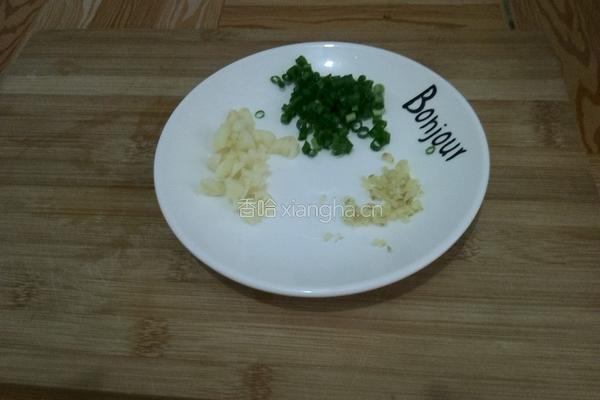 包菜炒饼丝的做法图解4