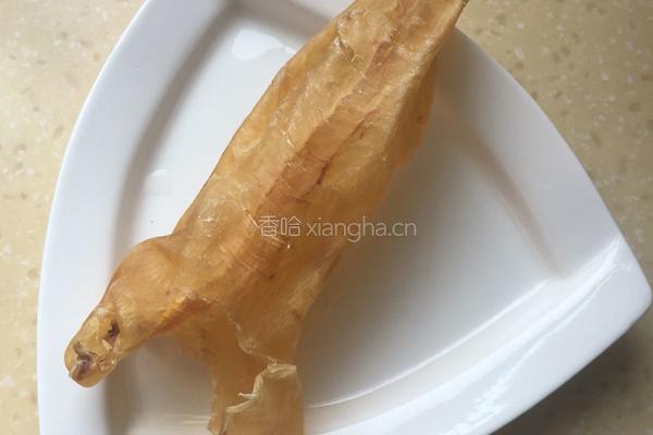 花胶煲鸡汤的做法图解1