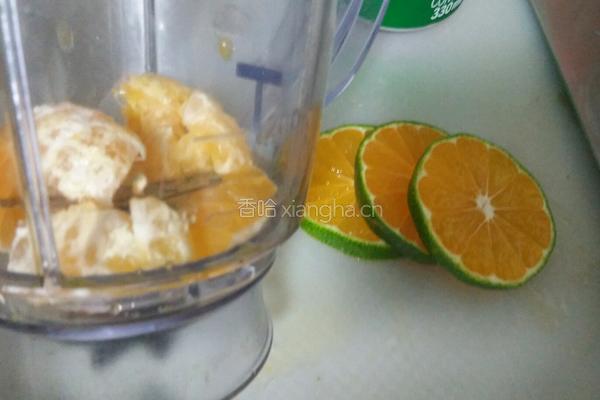 青橘蜜气泡水的做法图解2