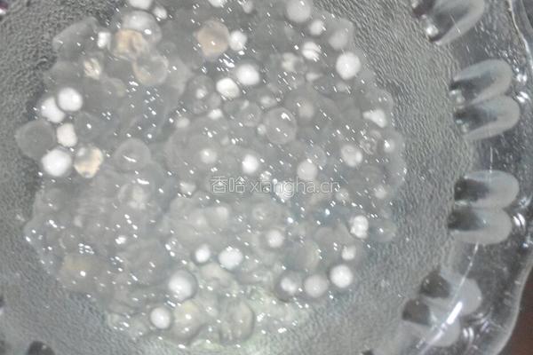 西米奶茶的做法图解2