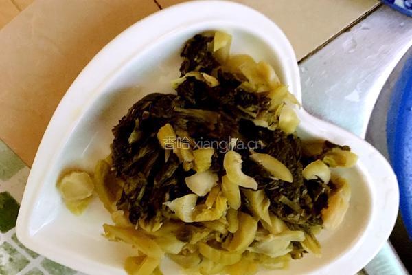 酸菜鸡的做法图解3