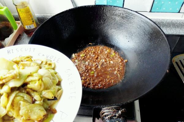 蜂蜜烧茄子的做法图解10