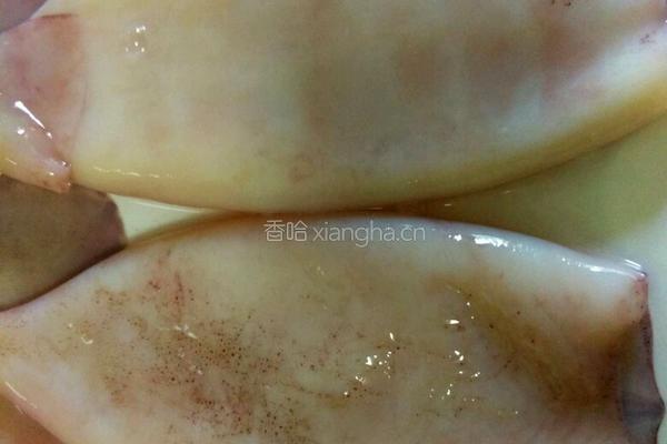 鱿鱼西兰花的做法图解1