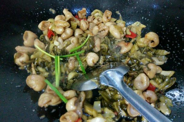 酸菜炒猪肠的做法图解10
