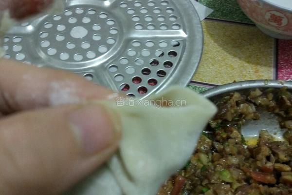 番茄牛肉馅饺子的做法图解7