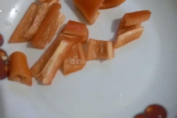素炒圆白菜的做法图解2