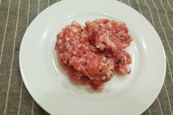 土豆炸酱面的做法图解1