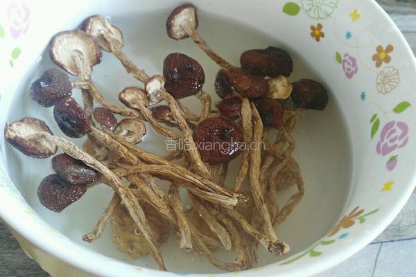 茶树菇无花果鸭汤的做法图解2