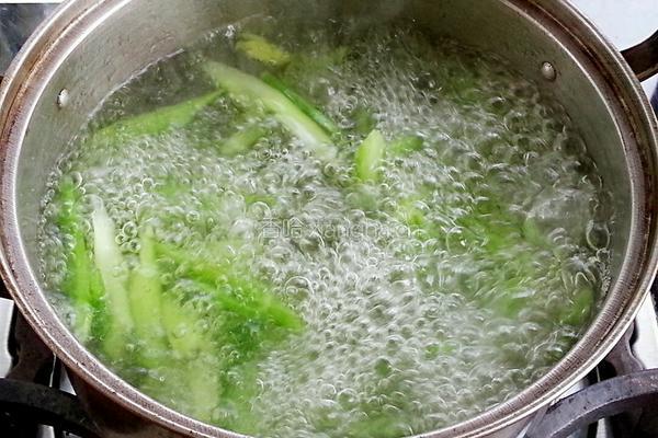 香干炒芹菜的做法图解6