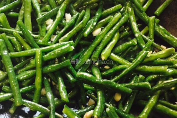豆瓣酱爆炒豆角的做法图解4