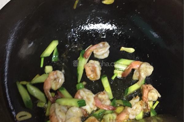 芒果虾仁的做法图解6