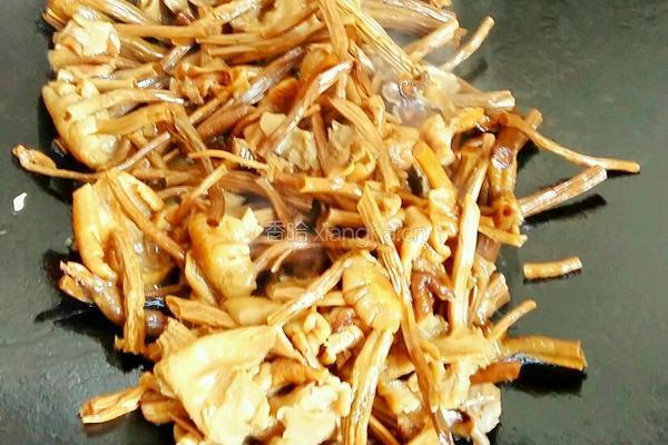 茶树菇炒瘦肉的做法图解6