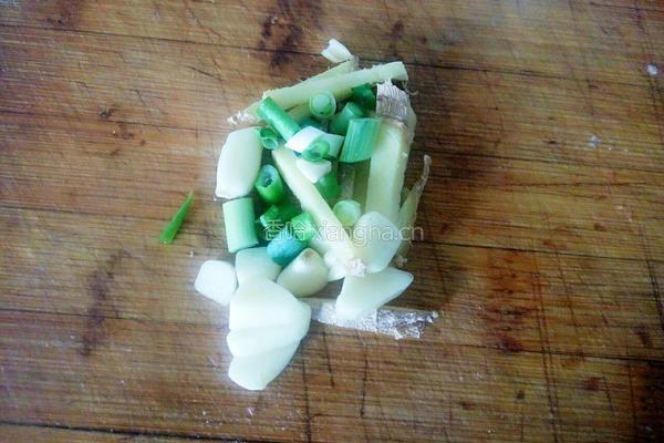 土豆炖豆角的做法图解3