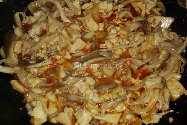 蘑菇炖豆腐的做法图解4