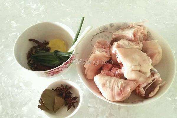 秘制猪脚的做法图解1