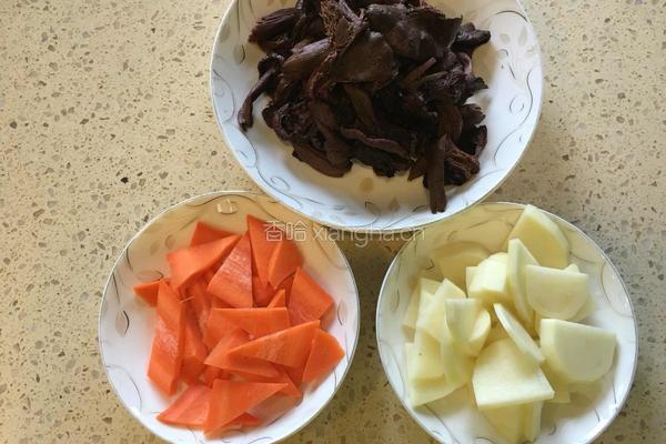 红蘑炒土豆片的做法图解5