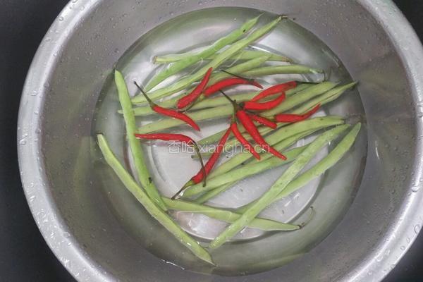 剁椒刀豆的做法图解1
